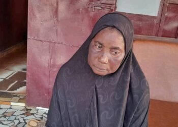 Pris au piège de son immobilité, Fatoumata KANDOU appelle à l&rsquo;aide pour couvrir des frais de 50 millions pour se soigner