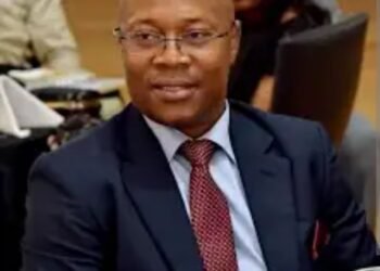 Ousmane Gaoual parle au nom du gouvernement et du peuple sur la candidature du Gal Doumbouya :