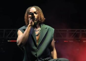FOIRE INTERNATIONALE DE GUINÉE 🇬🇳  L’artiste Petit Ousté enflamme le Grand Podium de la Foire Internationale de Guinée avec une Prestation XXL