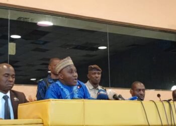L&rsquo;ors de cette conférence de presse,le procureur général de la cour des répression et des infractions financières à mis un accent particulier sur le dossier de l&rsquo;ancien premier ministre monsieur cellou Dalein Diallo .Aly touré