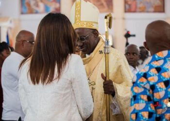 𝐂𝐨𝐦𝐦é𝐦𝐨𝐫𝐚𝐭𝐢𝐨𝐧 𝐝𝐞 𝐥𝐚 𝐏à𝐪𝐮𝐞𝐬 Ce dimanche 20 avril 2025, j’ai pris part à la messe de Pâques célébrée à la 𝐂𝐚𝐭𝐡é𝐝𝐫𝐚𝐥𝐞 𝐒𝐚𝐢𝐧𝐭𝐞-𝐌𝐚𝐫𝐢𝐞 𝐝𝐞 𝐂𝐨𝐧𝐚𝐤𝐫𝐲.