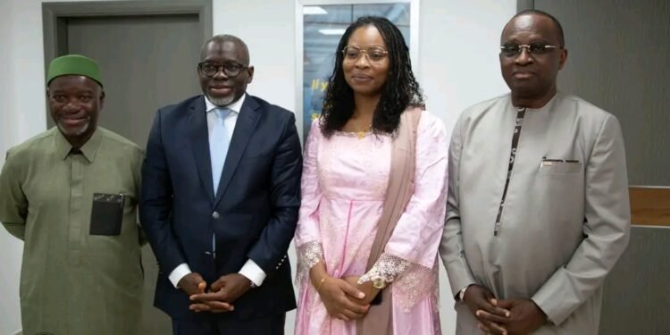 ๐ ๐ฃ๐ง๐๐ก-๐ ๐๐/ ๐ฃ๐ฟ๐ฒ๐บ๐ถรจ๐ฟ๐ฒ ๐ฆ๐ฒ๐๐๐ถ๐ผ๐ป ๐ฑ๐ ๐๐ผ๐ป๐๐ฒ๐ถ๐น ๐ฑโ๐๐ฑ๐บ๐ถ๐ป๐ถ๐๐๐ฟ๐ฎ๐๐ถ๐ผ๐ป ๐ฑโ๐๐ฟ๐ฒ๐ฒ๐ฏ๐ฎ ๐๐๐ถ๐ปรฉ๐ฒ