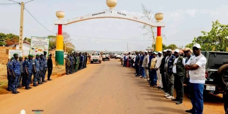 Le Premier ministre, Chef du Gouvernement, Amadou Oury BAH, est depuis ce matin l’hôte des populations de la préfecture de Dalaba, où il préside le lancement officiel de la campagne agricole