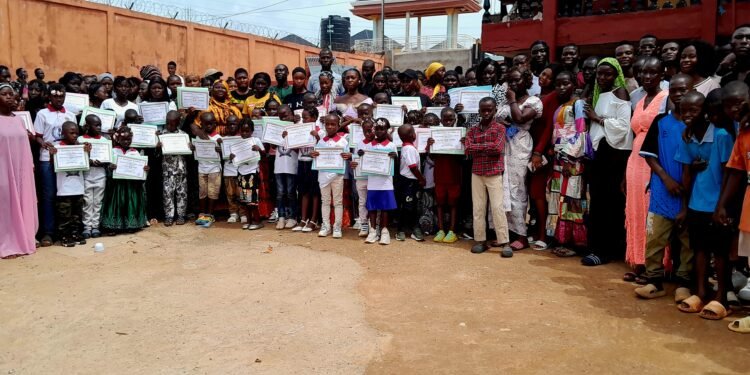 Ce lundi 9 juin, l’établissement scolaire Haby Camara a vibré au rythme de la reconnaissance et de la réussite.