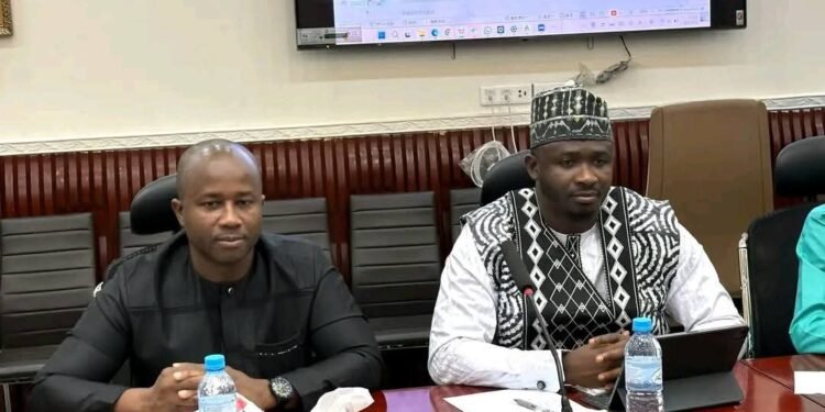 Ce mardi 3 juin 2025 à 10h, le Directeur Général des Projets Miniers, M. Ibrahima Kalil KEITA, a présidé la séance de présentation de l’étude de faisabilité du projet portuaire de TBEA