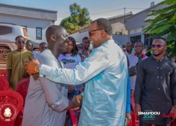 Le Ministre Camara Aboubacar incarne l’unité nationale à travers la danse traditionnelle Koukou à Kerouané