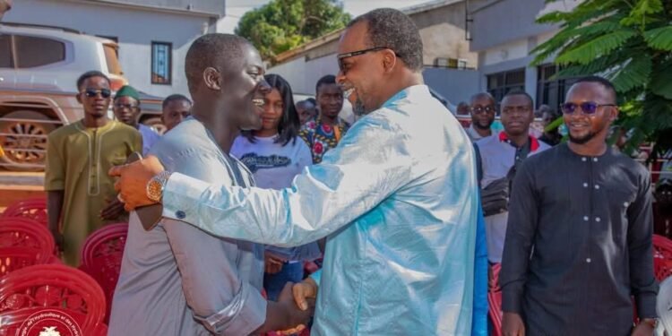 Le Ministre Camara Aboubacar incarne l’unité nationale à travers la danse traditionnelle Koukou à Kerouané