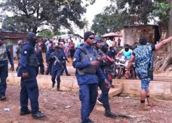 Opération anti-drogue à Conakry : 10 interpellations à Ratoma et Taouyah.