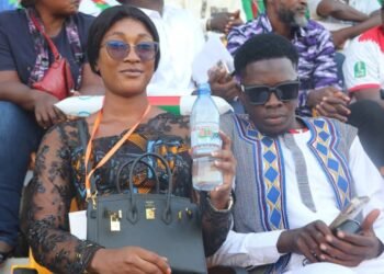 Burkina Faso : YELEMANY BAA rafraîchit le public lors de la réouverture du Stade du 4 Août
