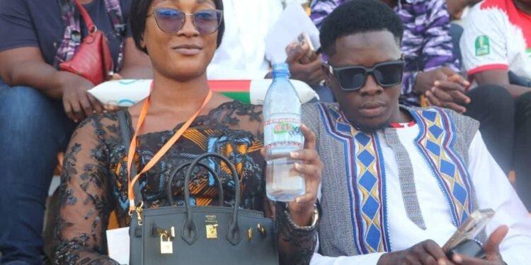 Burkina Faso : YELEMANY BAA rafraîchit le public lors de la réouverture du Stade du 4 Août