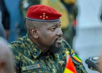 Hommage à Daouda Taban Sylla : le Général Mamadi Doumbouya offre une maison à sa famille