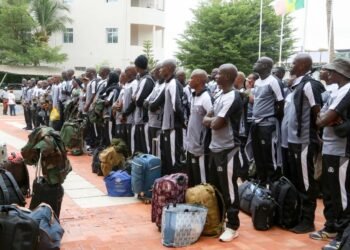 Départ des élèves de l’ENA pour leur stage militaire
