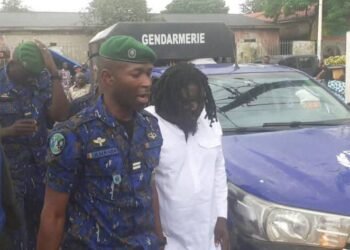 Coyah : le chanteur Singleton devant la justice pour homicide involontaire