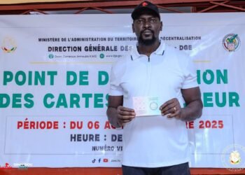 Le président de la République, le général Mamadi Doumbouya, a procédé ce dimanche à la récupération de sa carte d’électeur