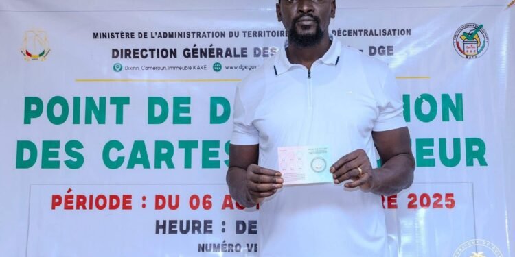 Le président de la République, le général Mamadi Doumbouya, a procédé ce dimanche à la récupération de sa carte d’électeur