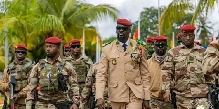 Guinée : Dix-neuf éléments des Forces spéciales radiés des effectifs de l’armée