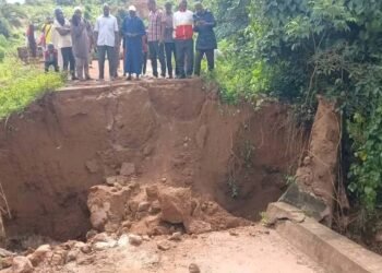 Labé : l’effondrement d’un dalot à Donghora paralyse la circulation