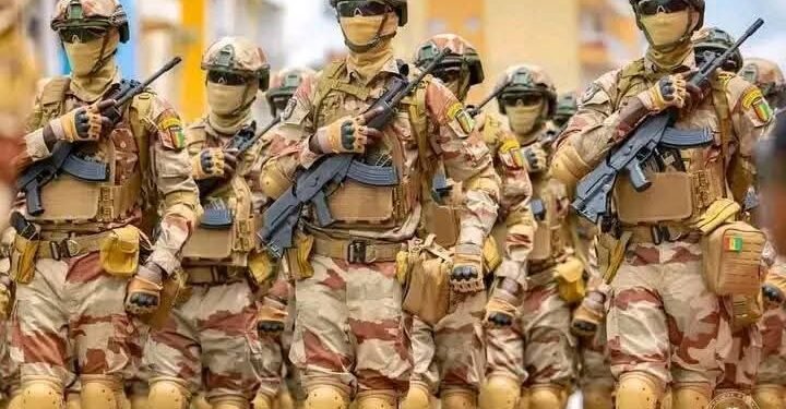 Guinée : les soldes des militaires bientôt bancarisées