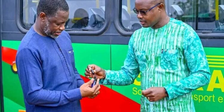 Burkina Faso : un pas vers la modernité avec l’arrivée de plus de 500 bus