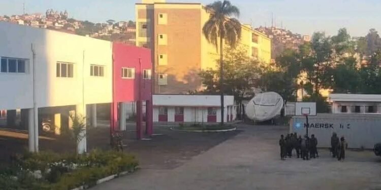 🇲🇬 Madagascar : le discours du président reporté après une tentative de prise de contrôle des médias d’État