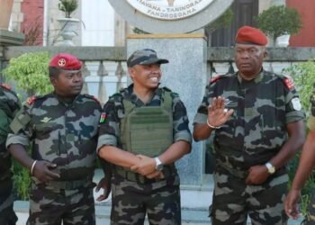 Madagascar : le colonel Randrianarina annonce la suspension de la Constitution et la mise en place d’un régime transitoire