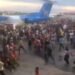 Tanzanie : des manifestants prennent le contrôle de l’aéroport pour empêcher la fuite des responsables politiques