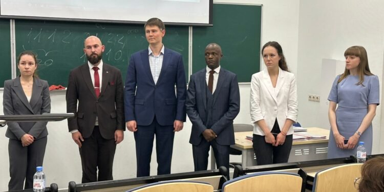 Université Goubkine : le Guinéen Alphonse Telliano décroche la mention « Excellent » pour sa thèse doctorale