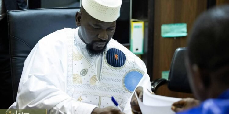 Présidentielle 2025 : Dépôt du dossier de candidature du Général Mamadi Doumbouya à la Cour suprême