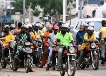Conakry : des taxis-motards dénoncent le coût jugé excessif du permis de conduire