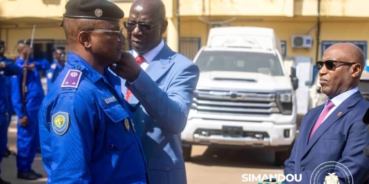 Le Directeur général des Douanes élevé au grade de Général de brigade