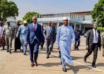 Guinée–Mali : le Premier ministre Amadou Oury Bah raccompagne son homologue malien