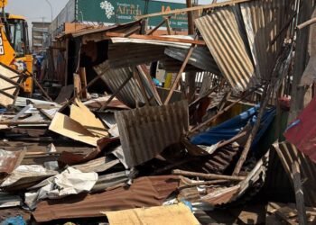 Embellissement urbain : une opération de déguerpissement lancée le long de l’autoroute à Conakry