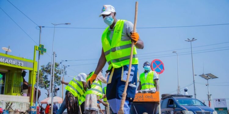 Dans l’ombre comme en pleine lumière, des milliers de femmes et d’hommes œuvrent chaque jour pour rendre nos villes plus propres, plus saines et plus dignes
