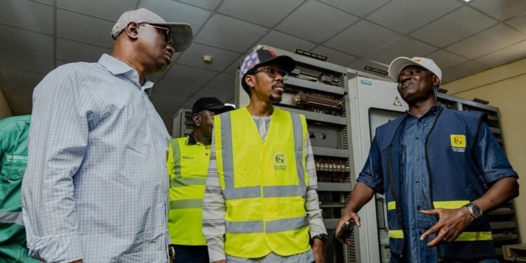 EDG : le ministre de l’Énergie en visite à la centrale électrique de Tombo