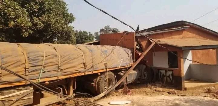 Drame routier à Kindia : une fillette d’un an perd la vie à Damakania