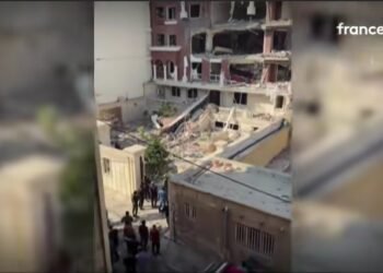 Iran : plusieurs explosions signalées, les forces armées placées en alerte maximale