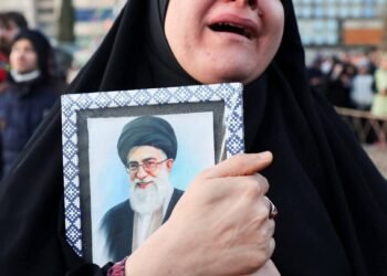 L’Iran a annoncé la mort de quatre hauts responsables militaires à la suite de frappes menées conjointement par les États-Unis et Israël