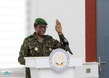 Guinée : Mamadi Doumbouya préside la cérémonie de port de galons et de prestation de serment de nouveaux généraux