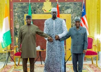 Conakry : le Général Mamadi Doumbouya préside un sommet tripartite sur les différends frontaliers du fleuve Mano