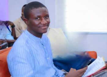 Restons pour affronter le désastre plutôt que de le fuir, car en le fuyant, nous ne faisons que l’emporter avec nous.