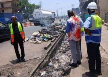 Matam : des incinérations d’ordures sur la voie publique menacent les infrastructures routières