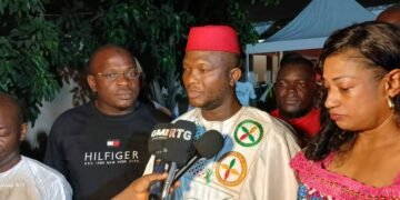 Gbessia : le COSSABAG remet symboliquement la clé de la commune à Mariama Gbessia Camara