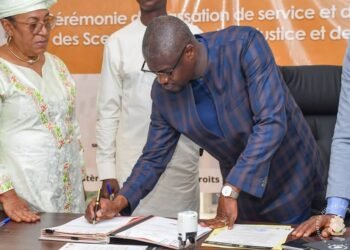 Justice : signature du contrat de performance du Service Communication et Relations publiques