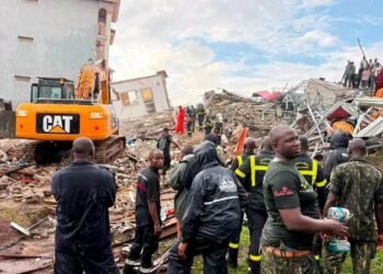 Demoudoula : un immeuble de neuf étages s&rsquo;effondre, plusieurs victimes signalées Un immeuble de neuf étages s&rsquo;est effondré aux environs de 3 heures du matin dans le quartier de Demoudoula
