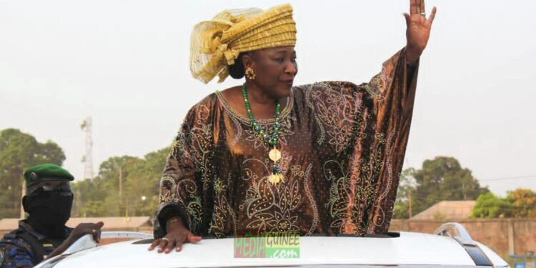 Guinée : Hadja Makalé Camara élue première vice-présidente de l’Assemblée nationale de la Ve République