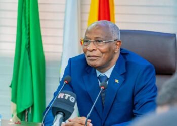 Reconduit à la Primature, Amadou Oury BAH reçoit les félicitations de son Cabinet et des cadres de l’institution