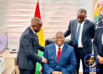 Fassou THÉA prend officiellement les commandes du Ministère de l’Environnement et du Développement Durable
