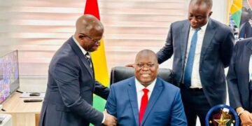 Fassou THÉA prend officiellement les commandes du Ministère de l’Environnement et du Développement Durable