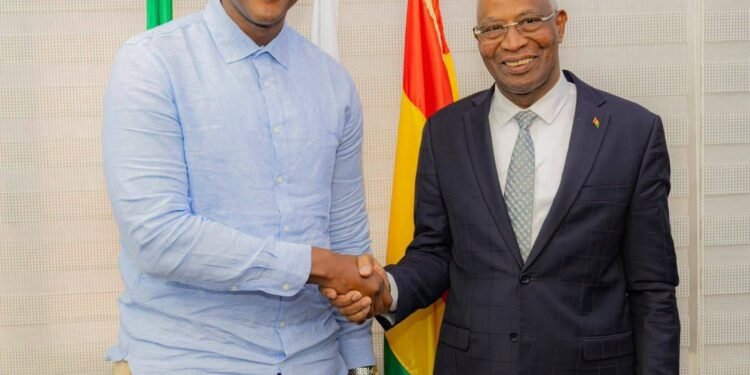 Diaspora guinéenne : le Premier ministre Amadou Oury Bah salue l’engagement du député Charles D. Fall