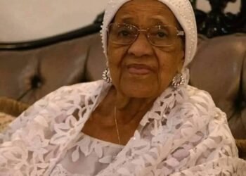 Décès de Hadja Andrée Touré : les condoléances du président de la Transition